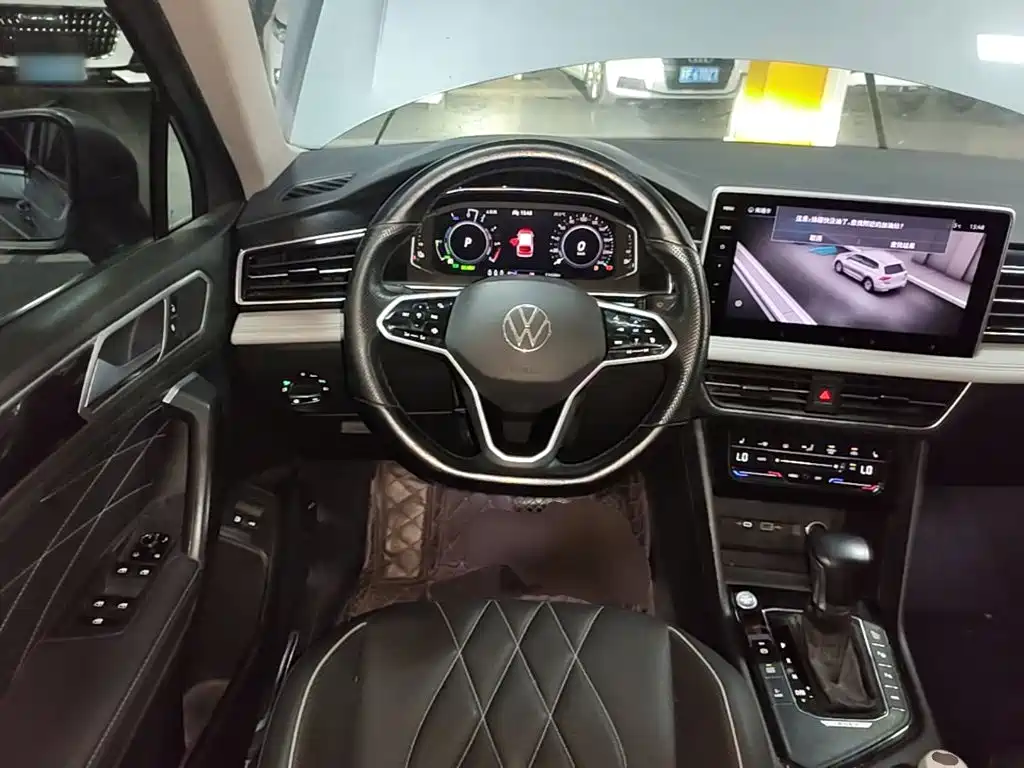 Volkswagen Tiguan L PHEV — миниатюра 11