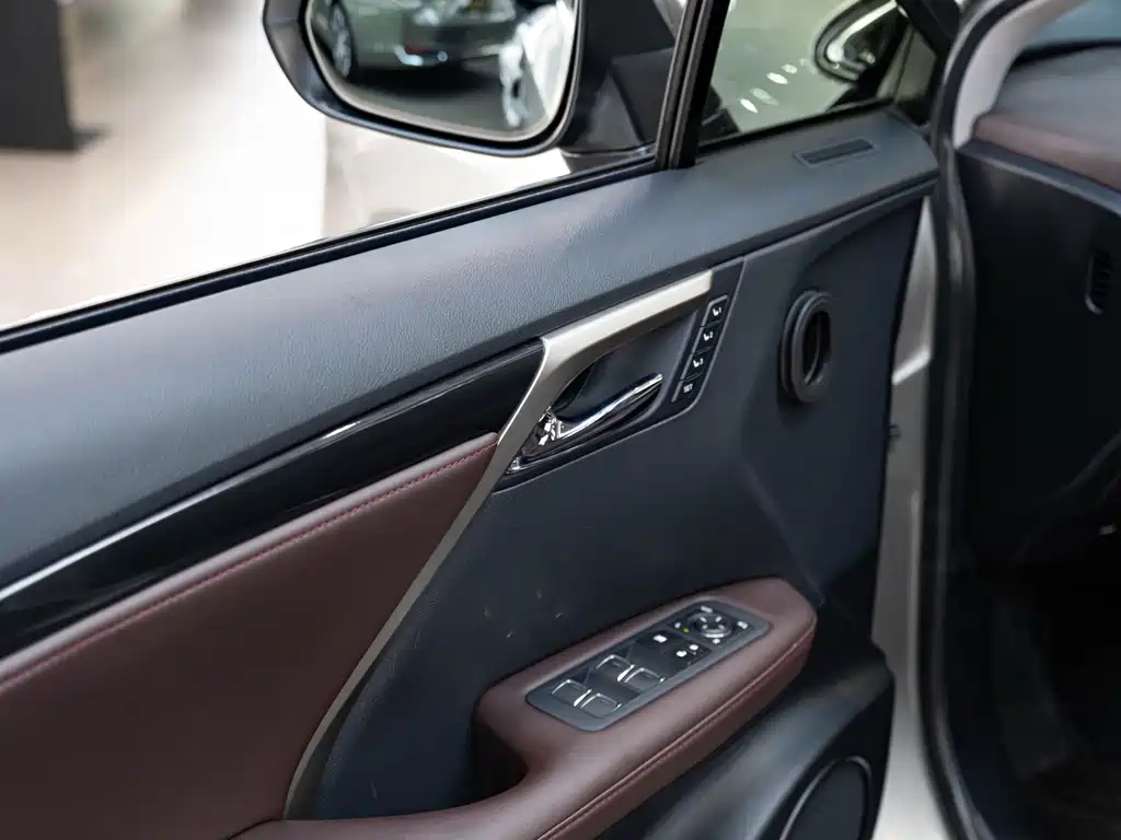 Lexus RX — миниатюра 18