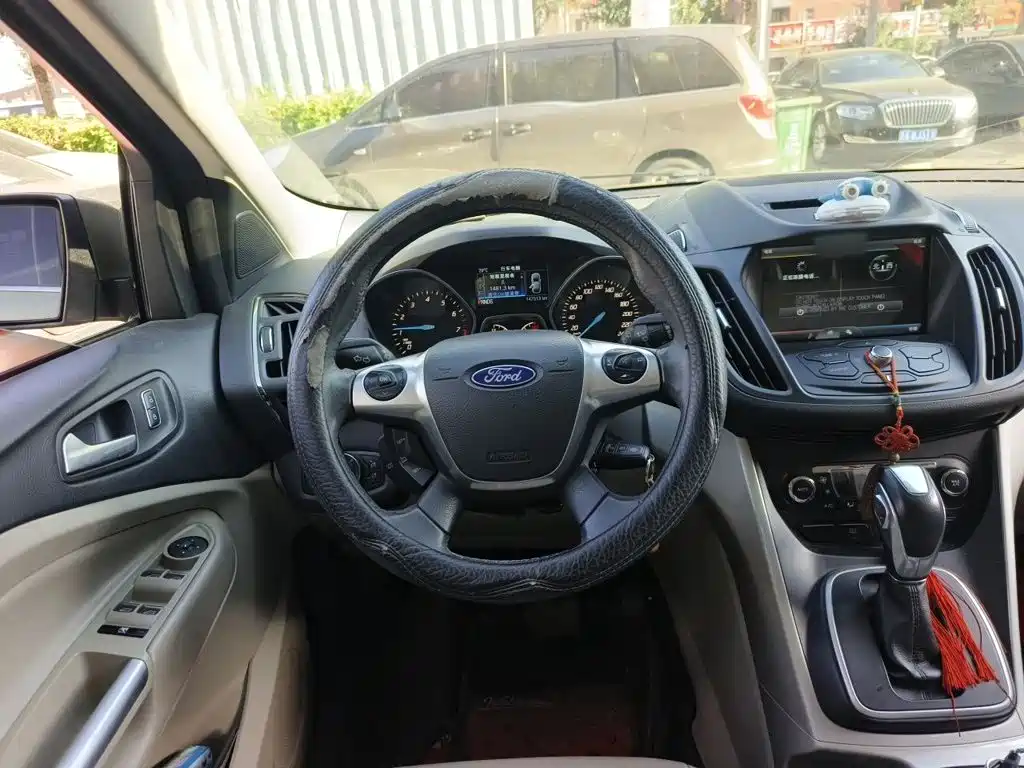 Ford Kuga — миниатюра 11
