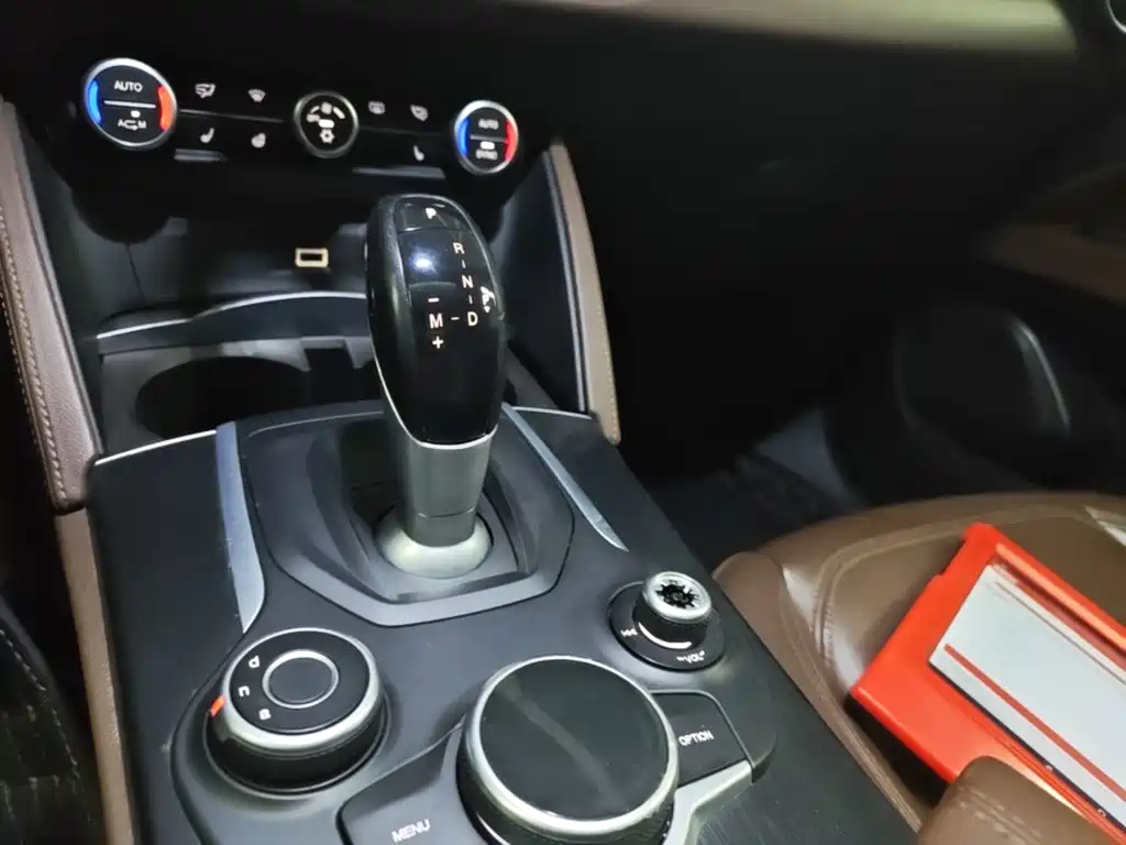 Alfa Romeo Stelvio — миниатюра 14
