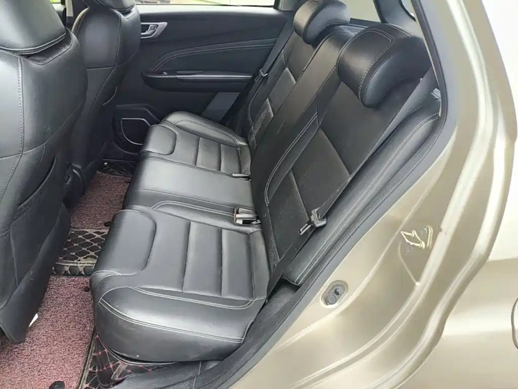 Geely Vision X3 — миниатюра 17