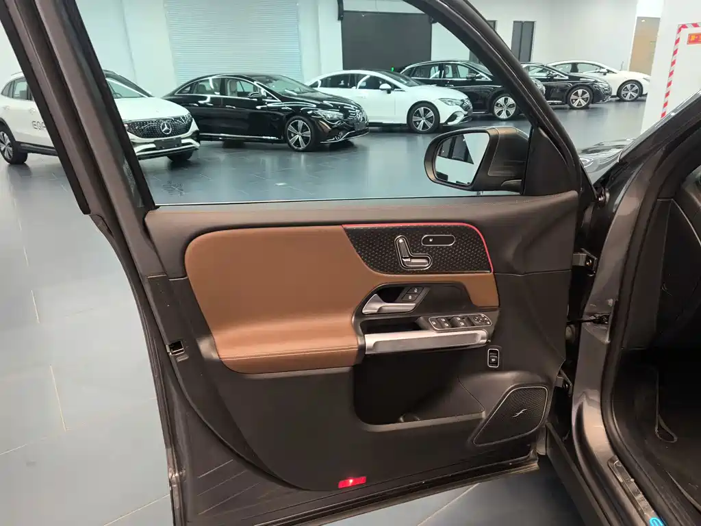Mercedes-Benz EQB — миниатюра 8