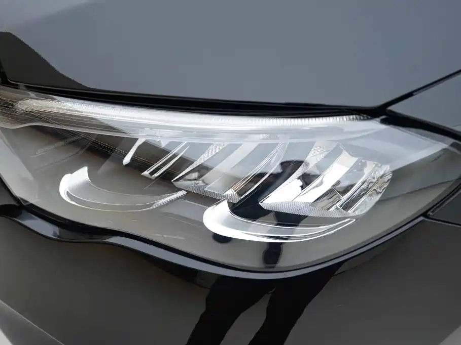 Mercedes-Benz E-Class — миниатюра 12