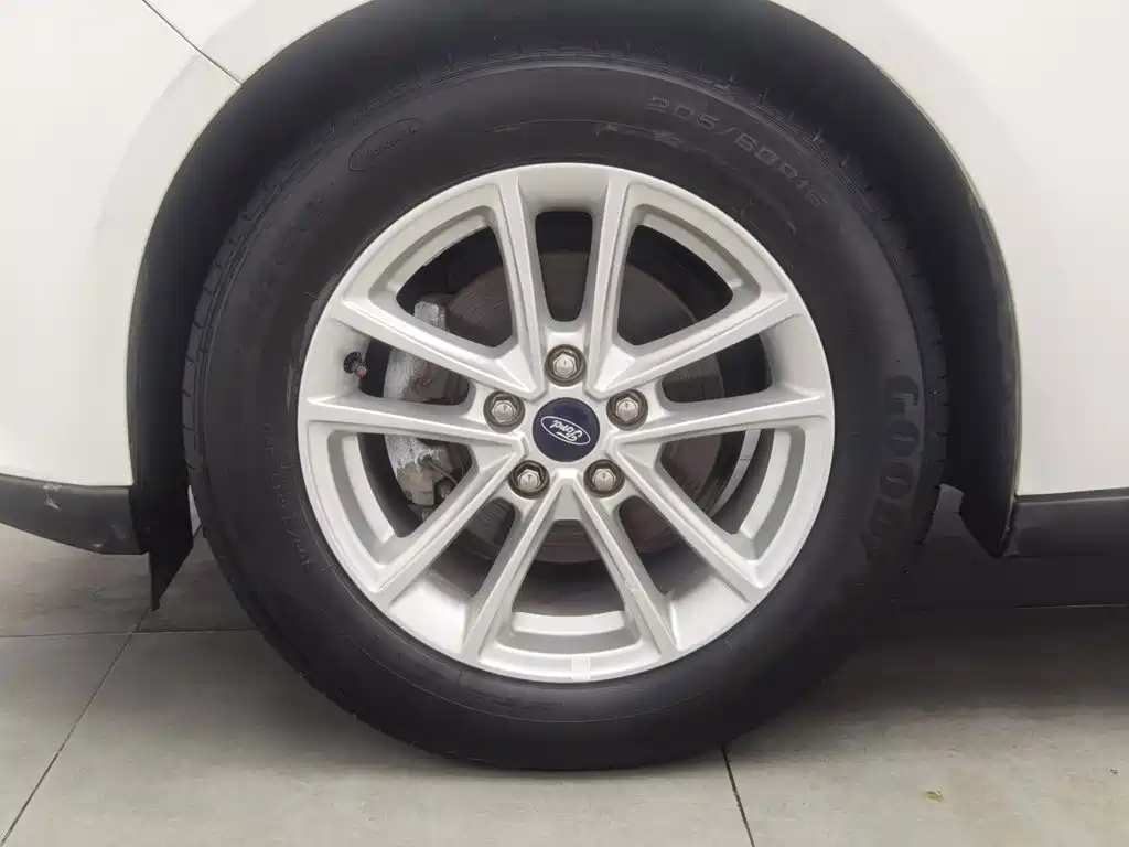 Ford Focus — миниатюра 17