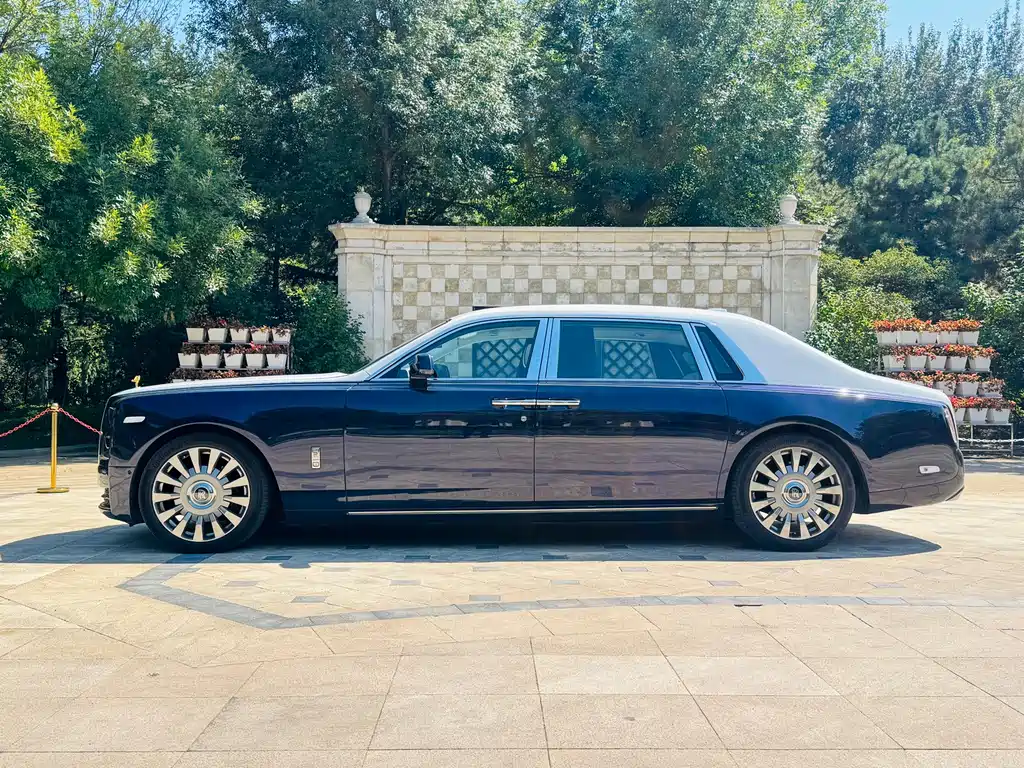 Rolls-Royce Phantom — миниатюра 2