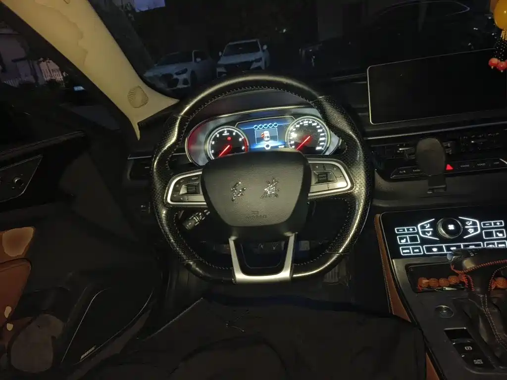 Hongqi Hongqi H5 — миниатюра 13