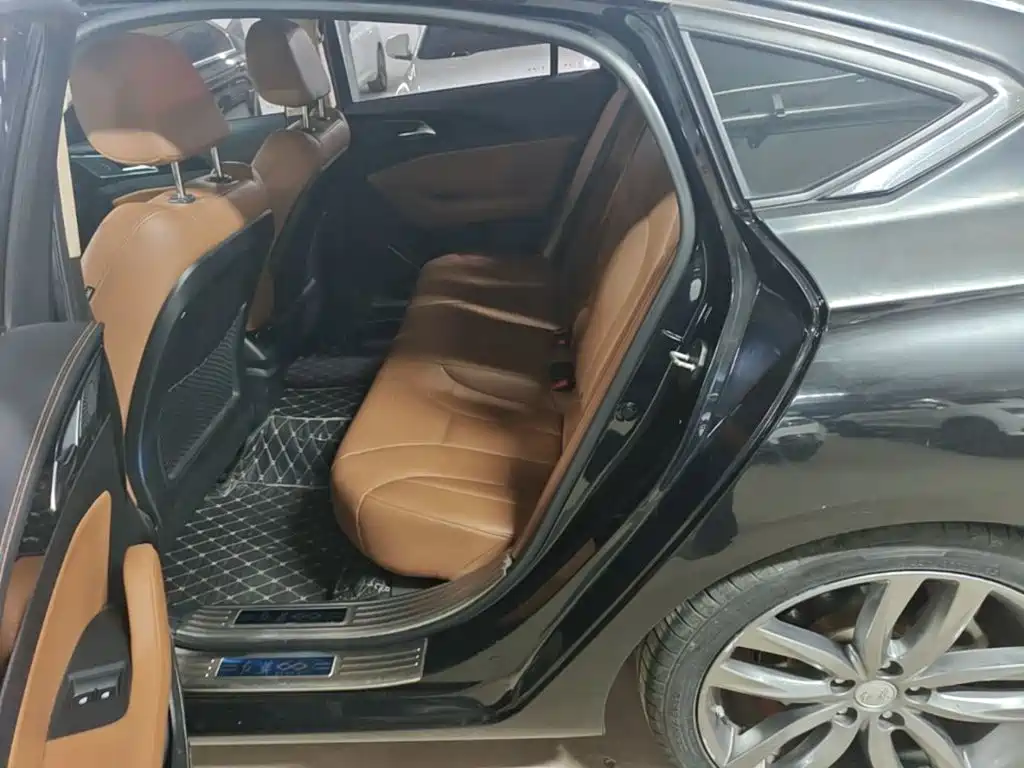 Hongqi Hongqi H5 — миниатюра 20