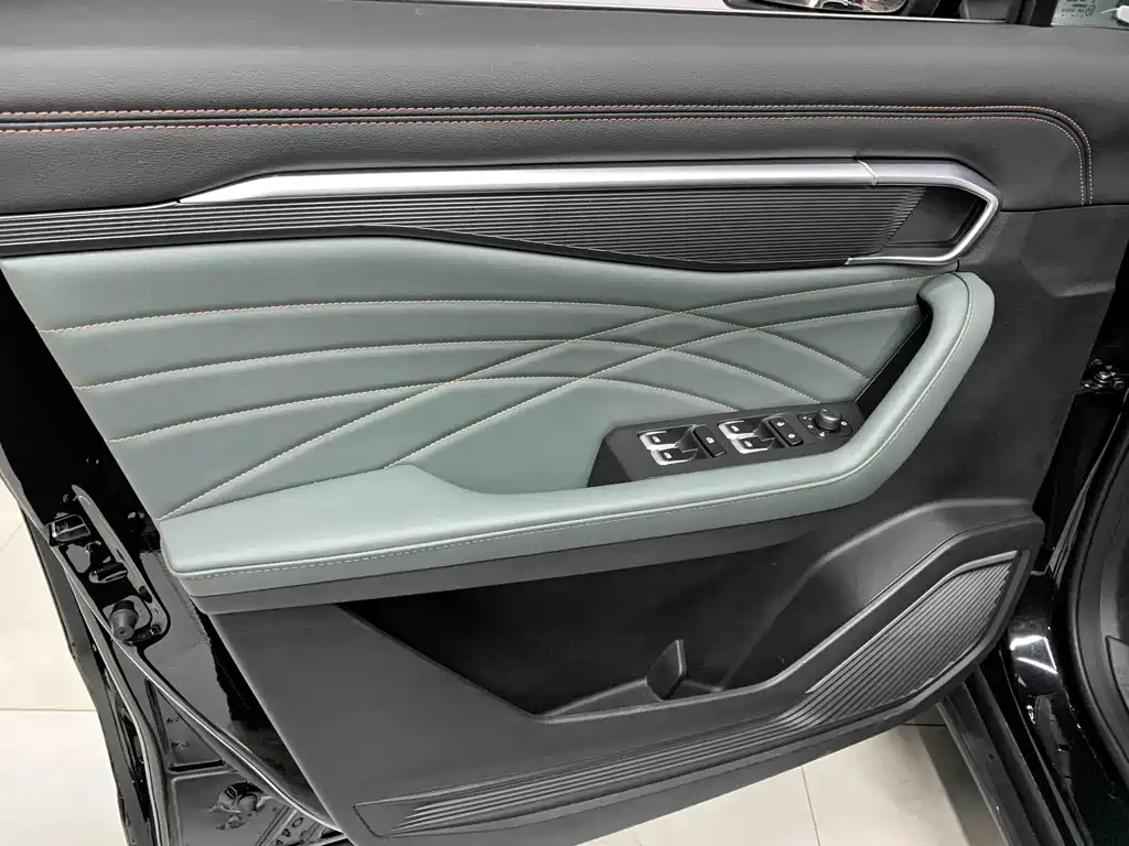 Geely Haoyue L — миниатюра 10