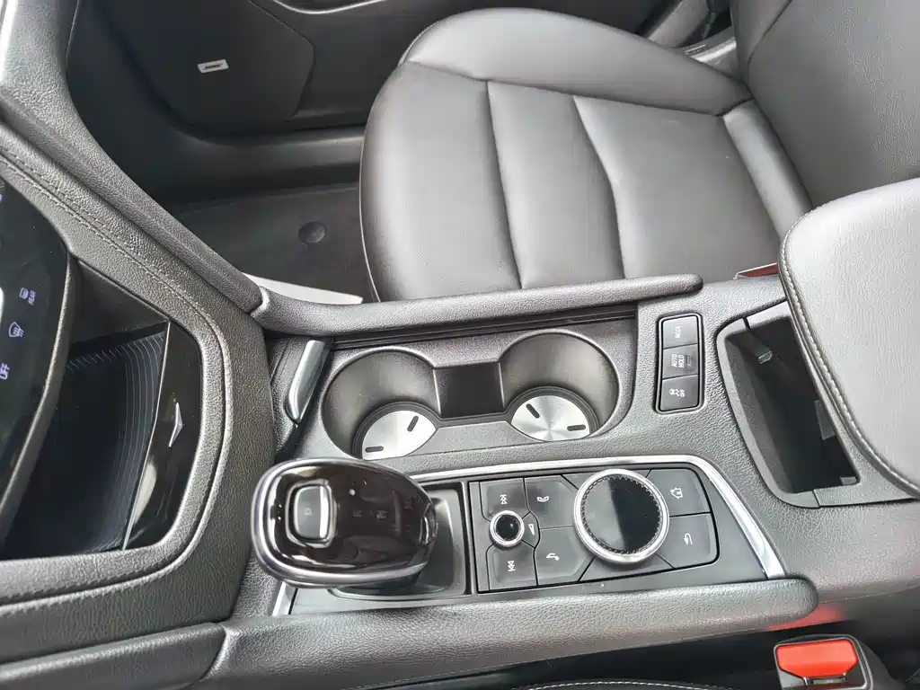 Cadillac XT6 — миниатюра 17
