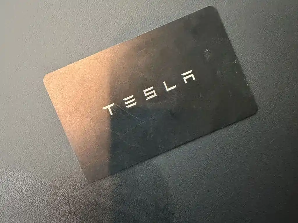 Tesla Model Y — миниатюра 13