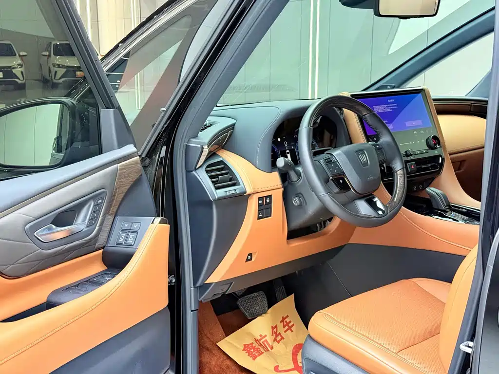 Toyota Vellfire — миниатюра 4