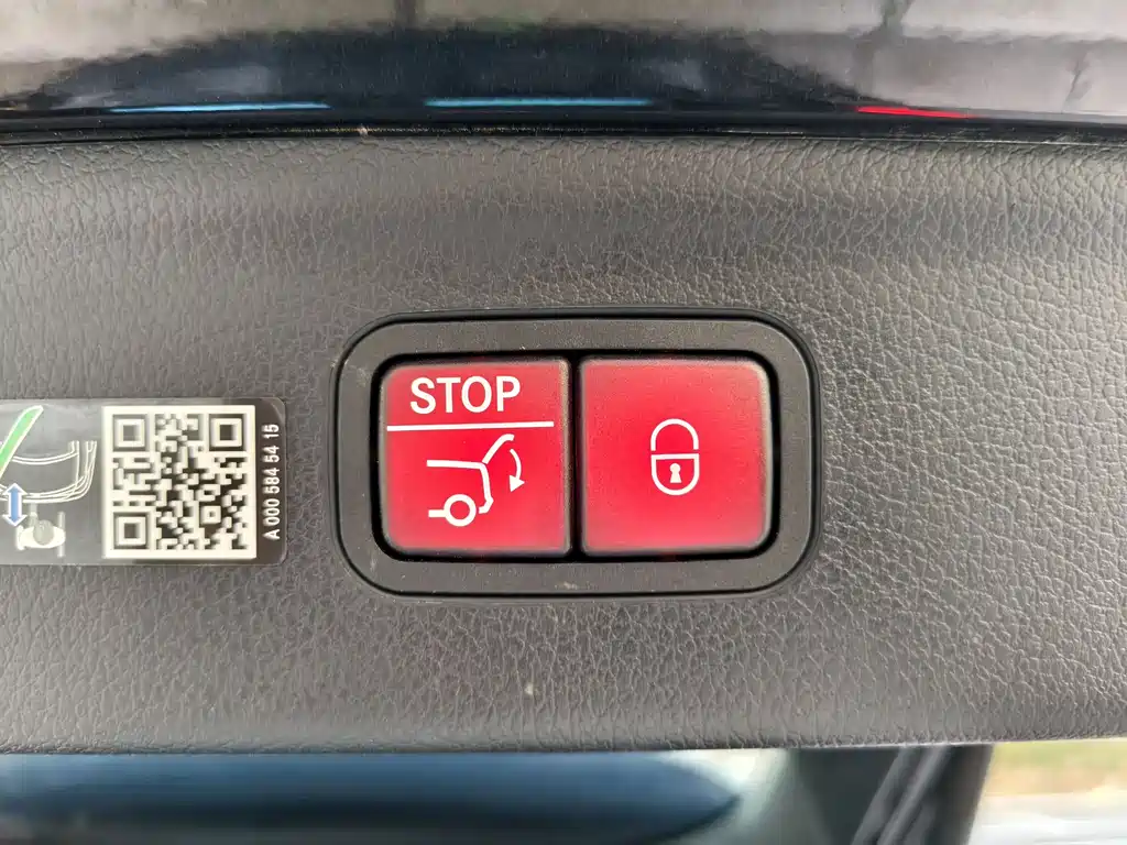 MERCEDES-BENZ EQE SUV