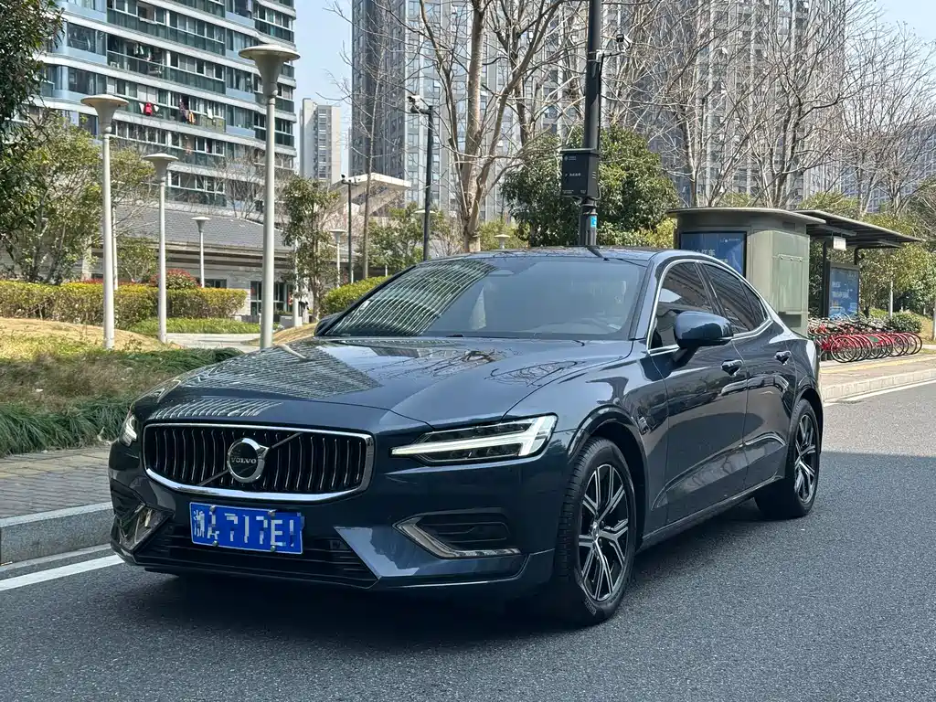VOLVO S60