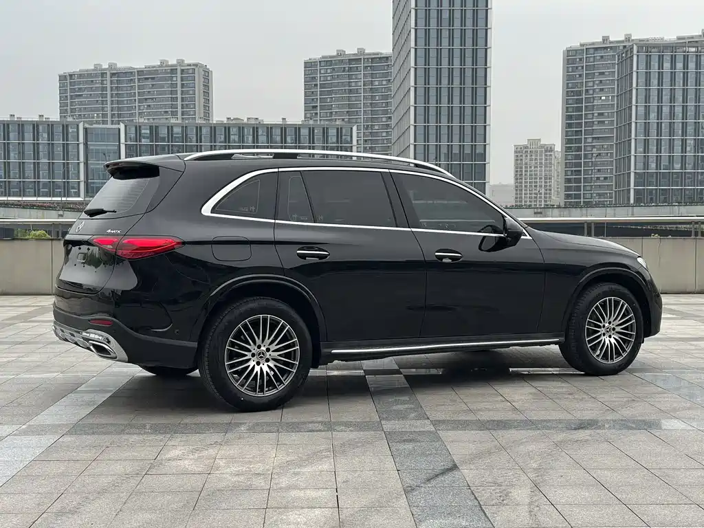 Mercedes-Benz GLC 2025 GLC 300 L 4MATIC 5 мест