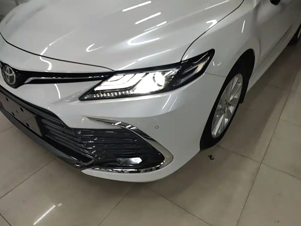 Toyota Camry — миниатюра 24