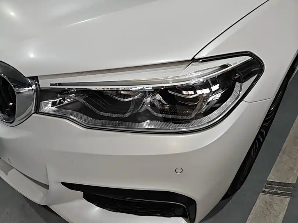 BMW 5 Series — миниатюра 24