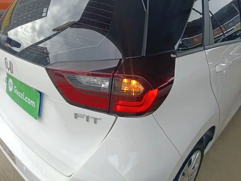 Honda Fit — миниатюра 8