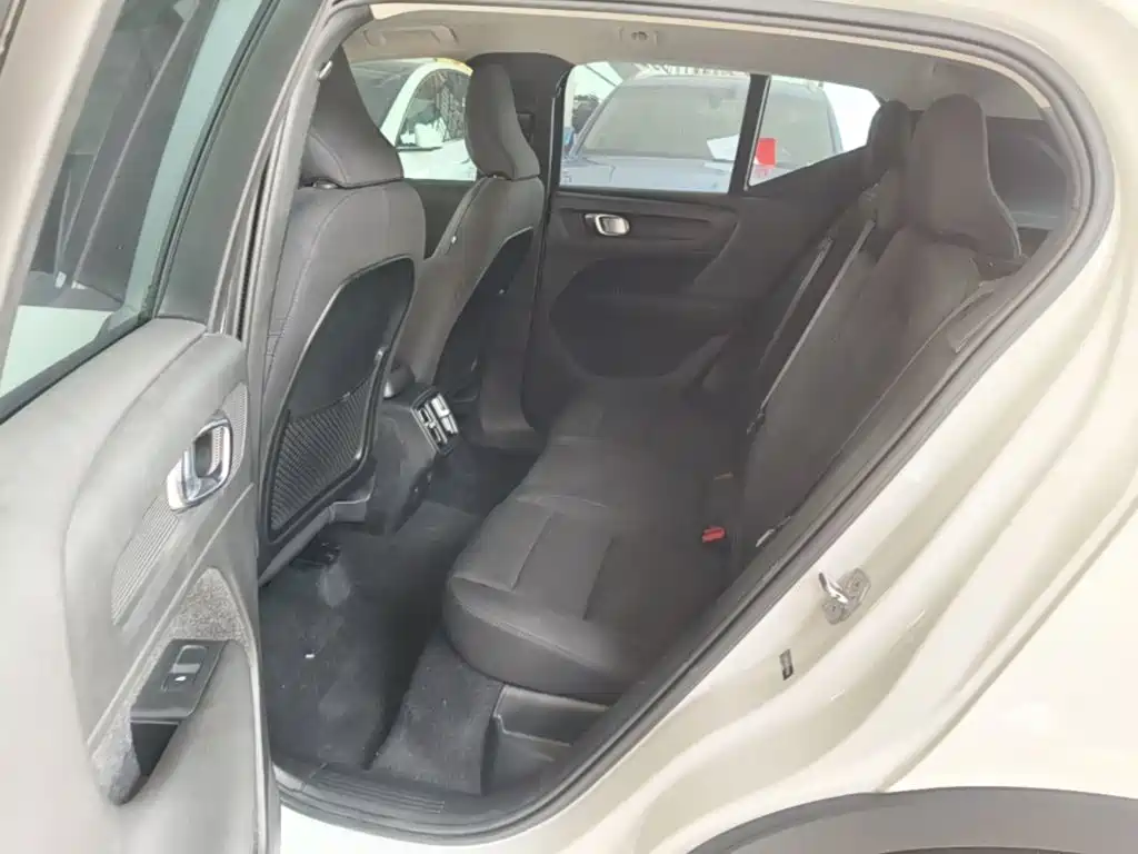 Volvo XC40 — миниатюра 17