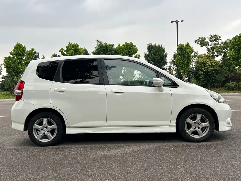 Honda Fit — миниатюра 4