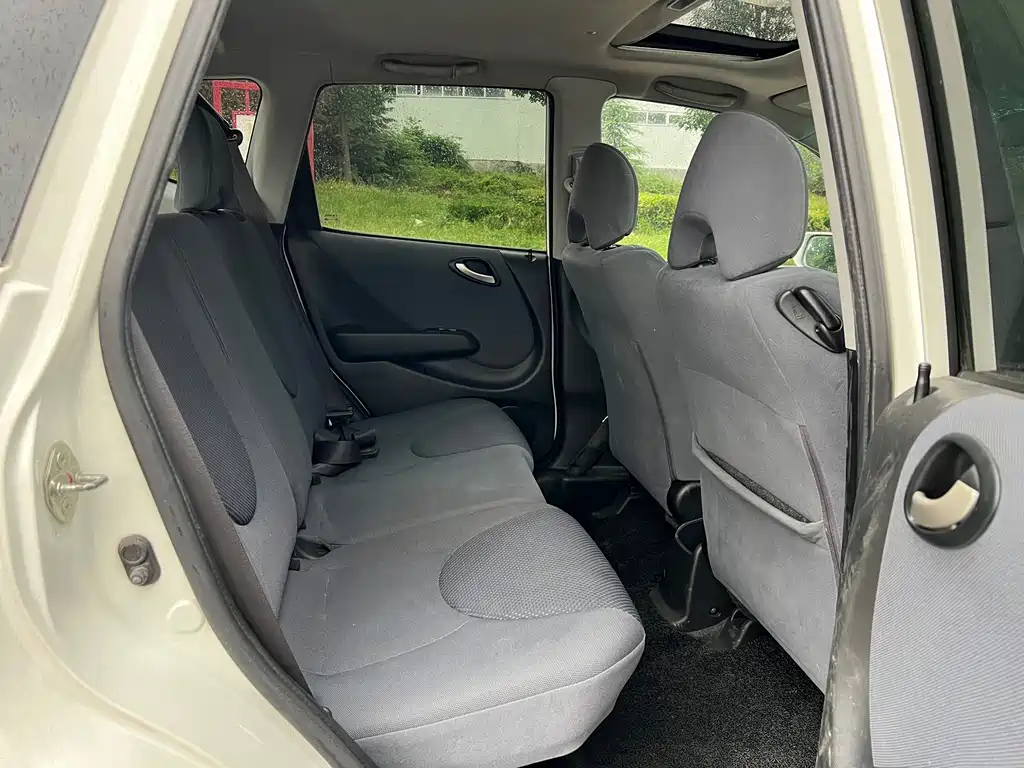 Honda Fit — миниатюра 13