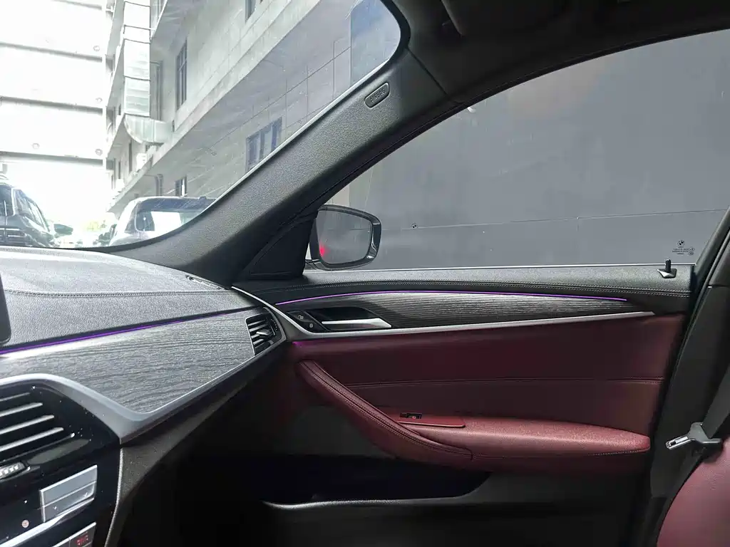 BMW 5 Series (Import) — миниатюра 19