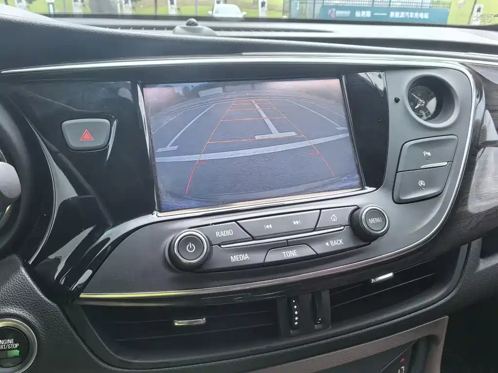 Buick Envision Plus — миниатюра 5