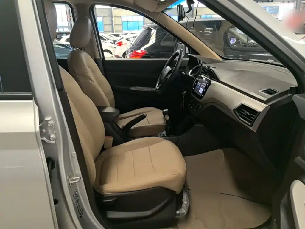 Wuling Hongguang — миниатюра 25