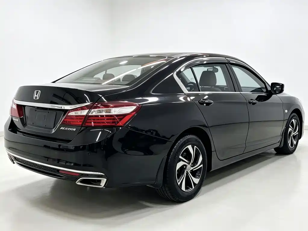 Honda Accord — миниатюра 11