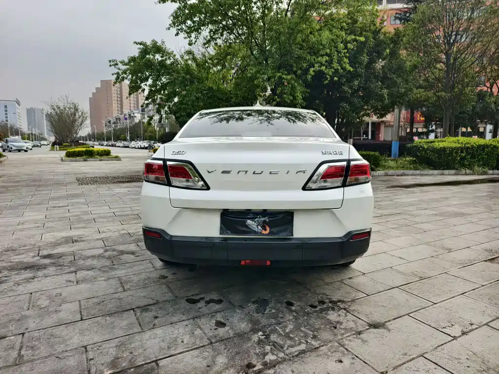 Venucia D60 1.6L Entry Manual Comfort Enjoy Edition, фото 6