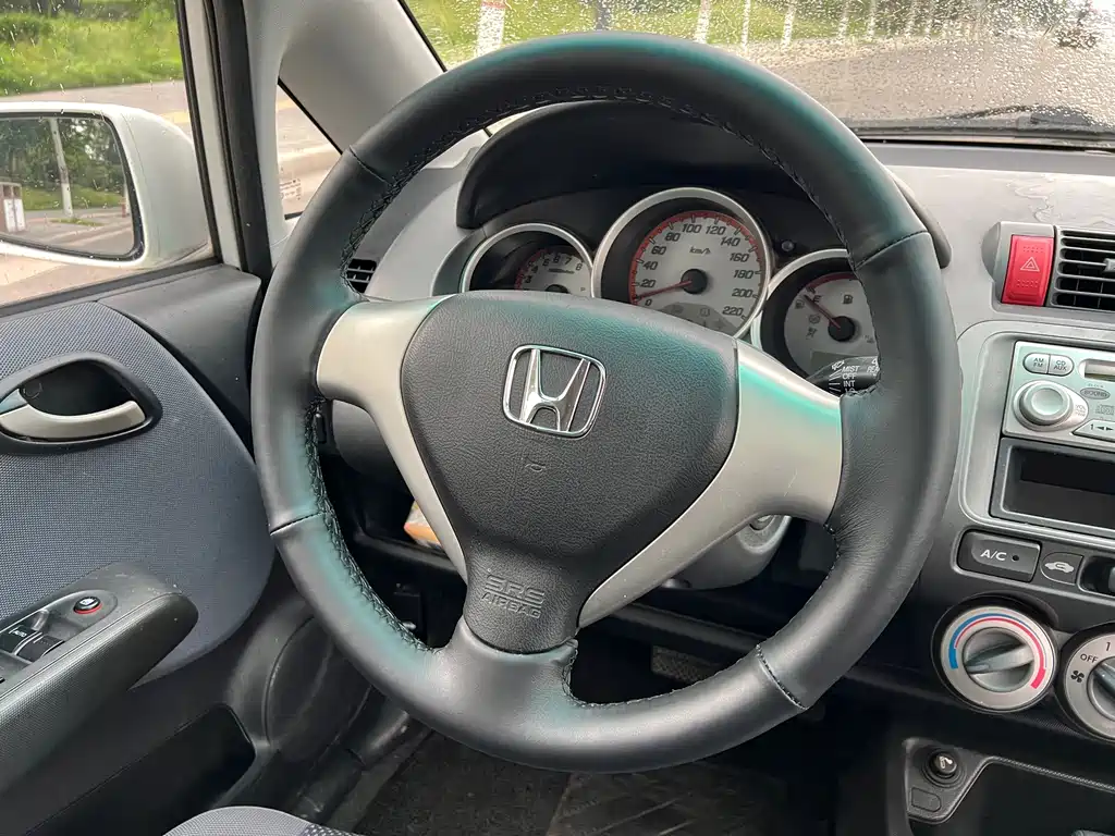 Honda Fit — миниатюра 15