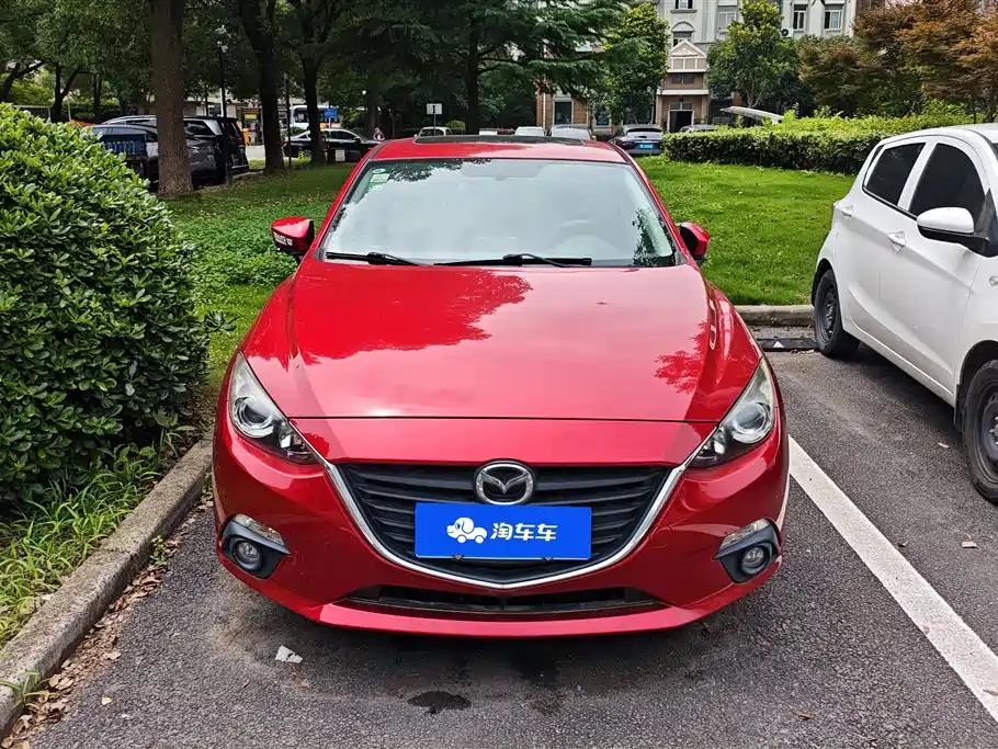 Mazda Mazda3 3 2016 1.5L AT Luxury