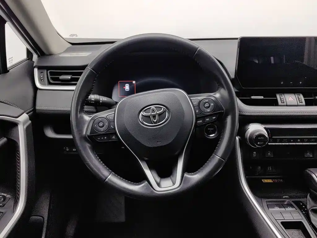Toyota RAV4 — миниатюра 11