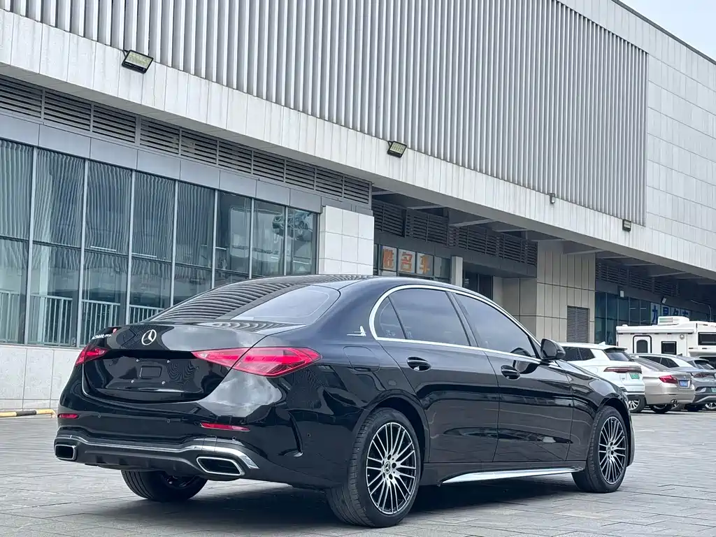 Mercedes-Benz C-Class — миниатюра 12