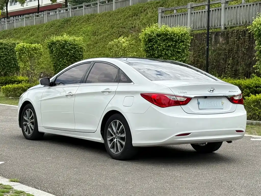 Hyundai Sonata — миниатюра 11