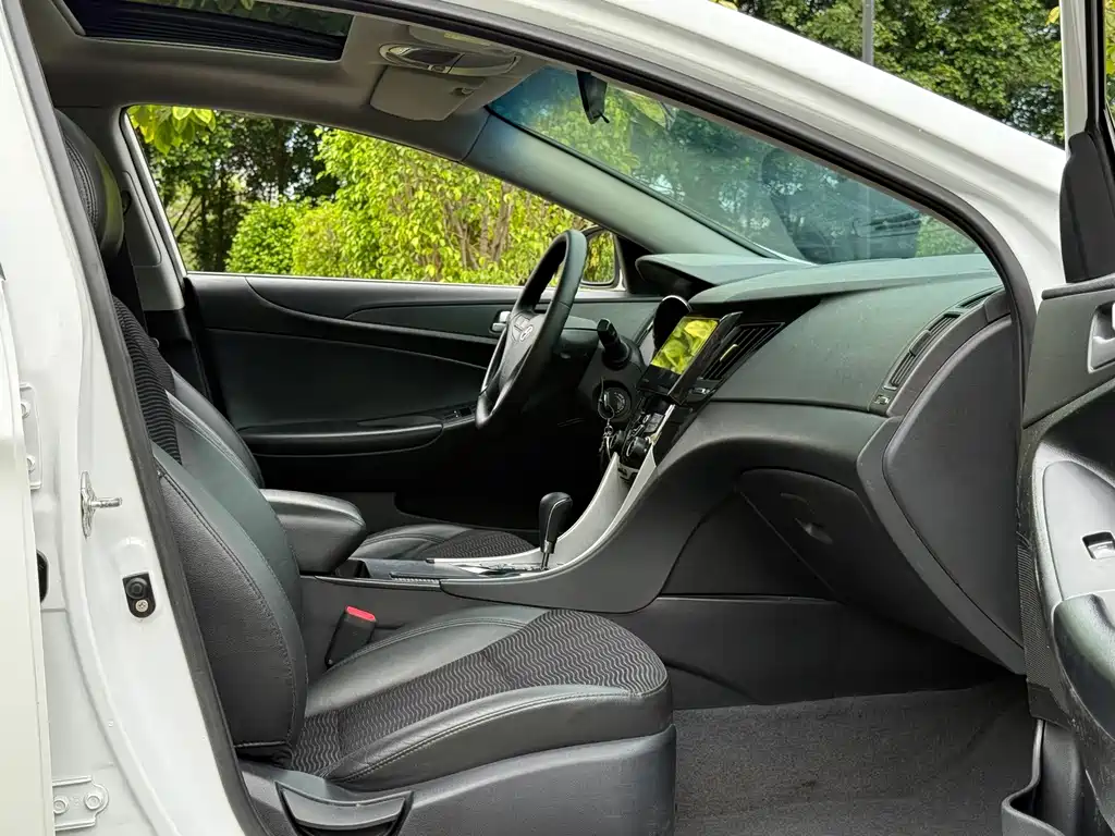 Hyundai Sonata — миниатюра 12