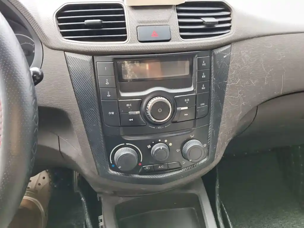 Wuling Hongguang — миниатюра 13