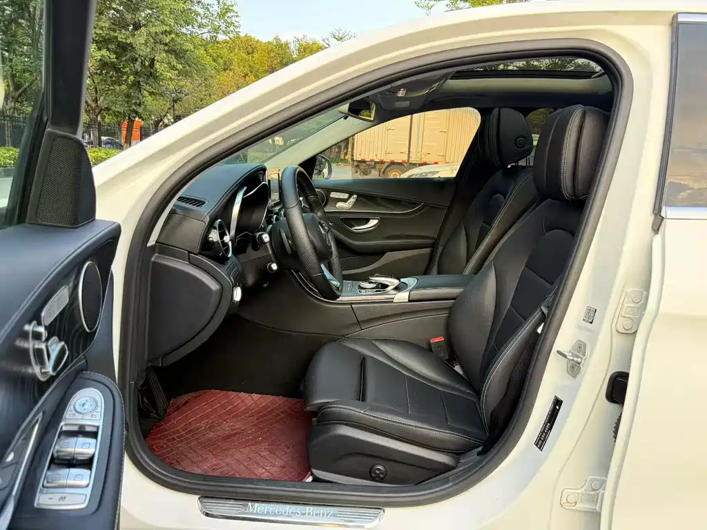 Mercedes-Benz C-Class — миниатюра 7