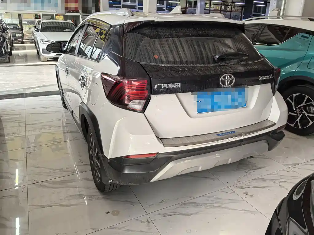 Toyota Yaris L — миниатюра 4