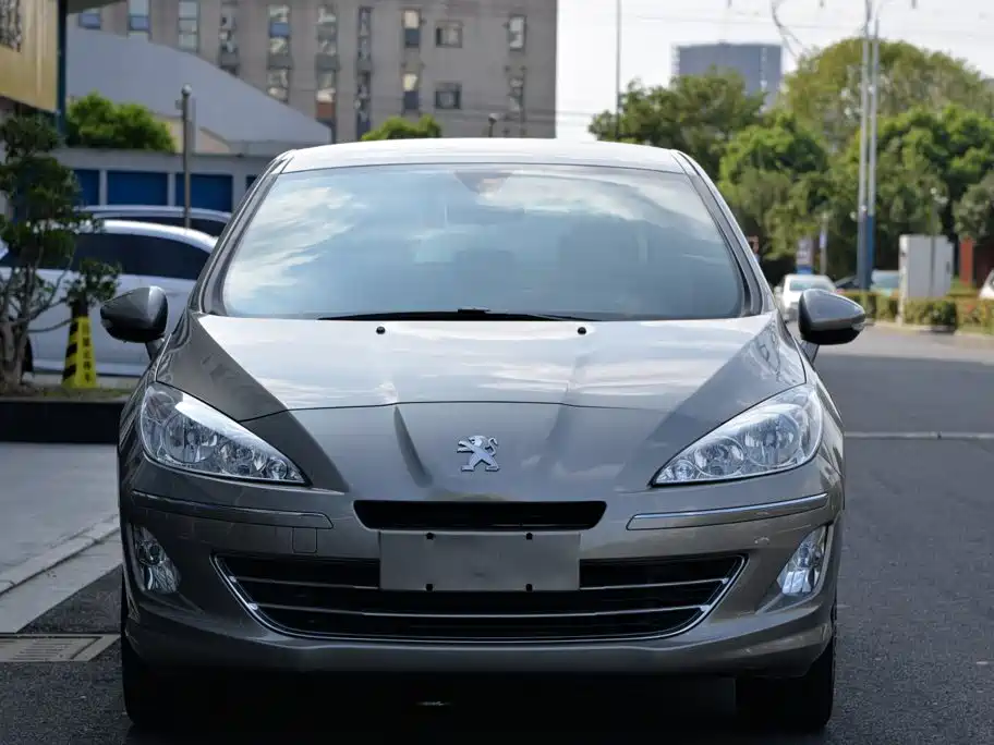 Peugeot 408
