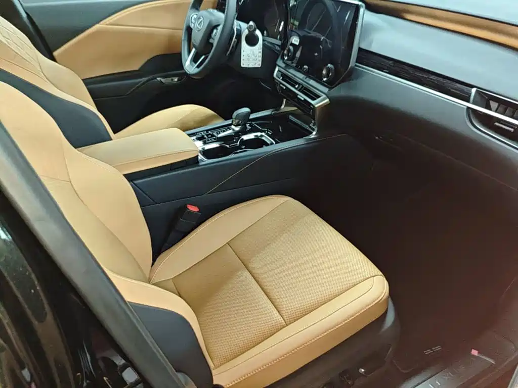 Lexus RX — миниатюра 25