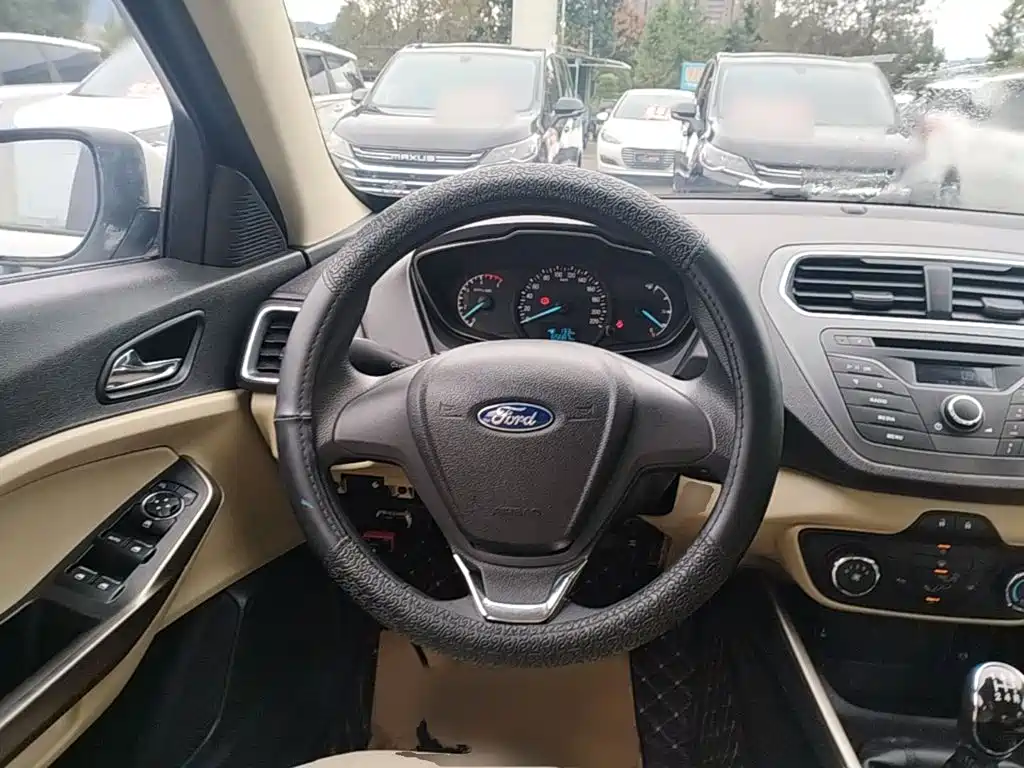 Ford Escort — миниатюра 11