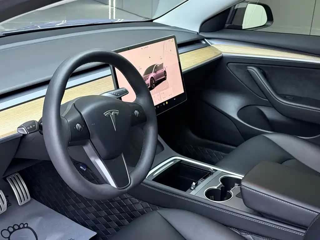 Tesla Model 3 — миниатюра 19