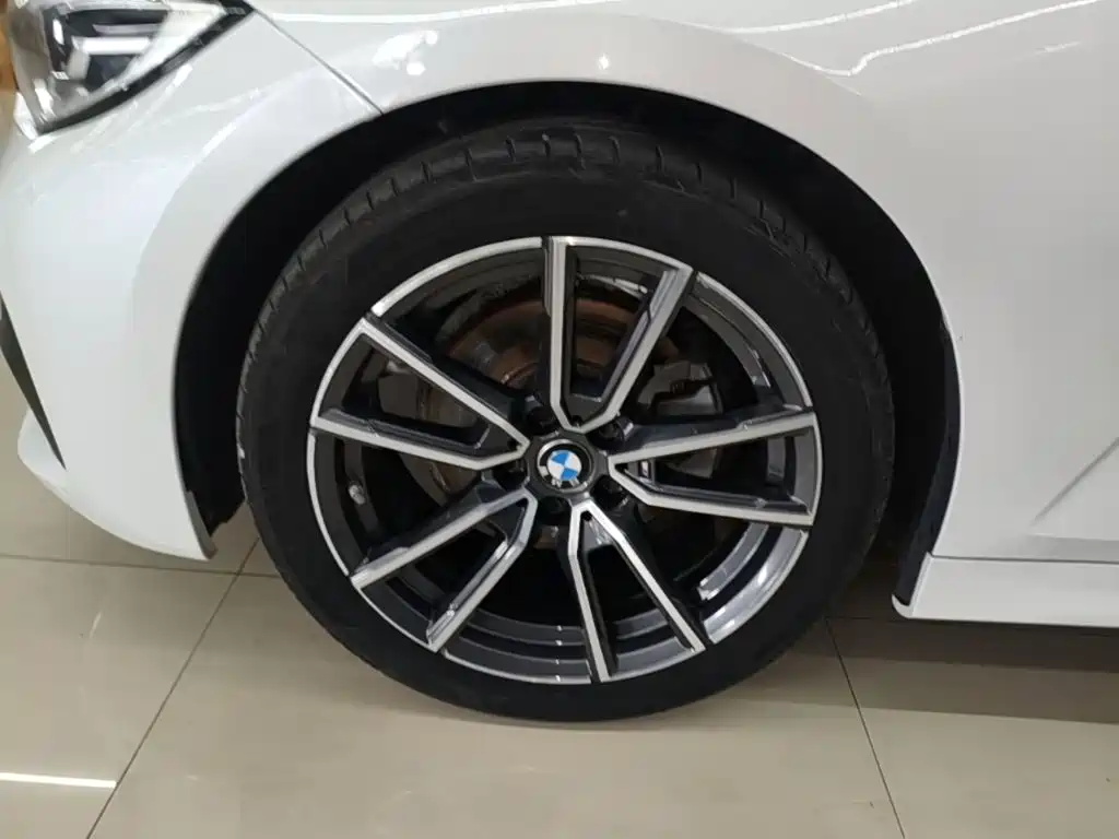 BMW 3 Series — миниатюра 23