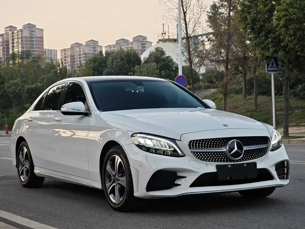 Mercedes-Benz C-Class — миниатюра 3