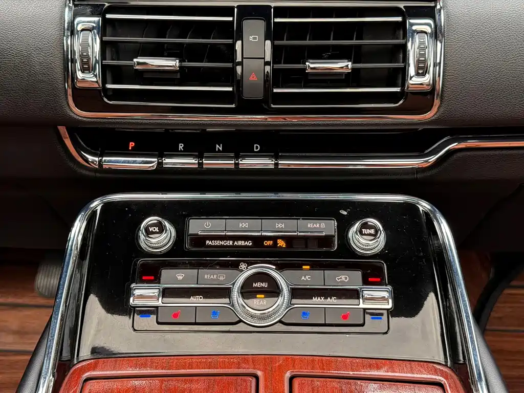 Lincoln Navigator — миниатюра 8