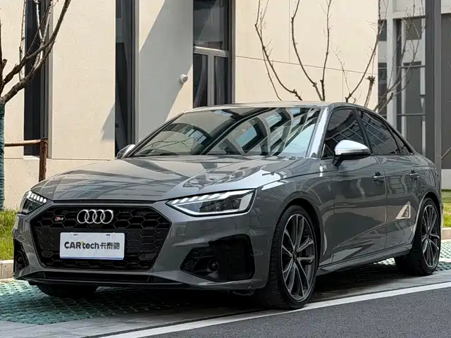 AUDI S4