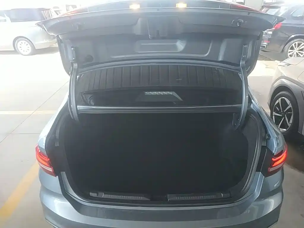 Volkswagen Lavida — миниатюра 19
