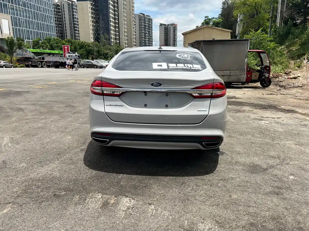 Ford Mondeo — миниатюра 7