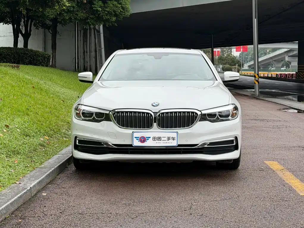 BMW 5 Series — миниатюра 2