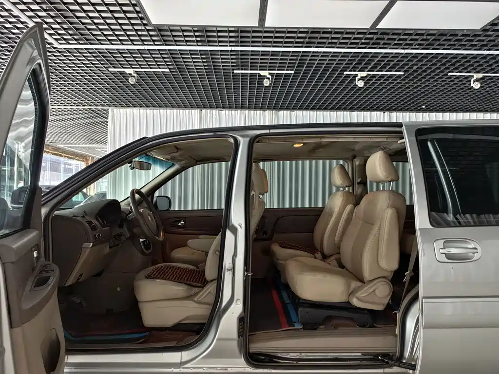 Buick GL8 — миниатюра 7